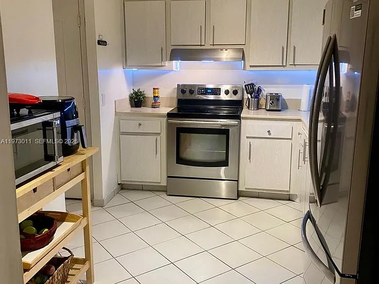 100 Bayview Dr #516 — Photo 13