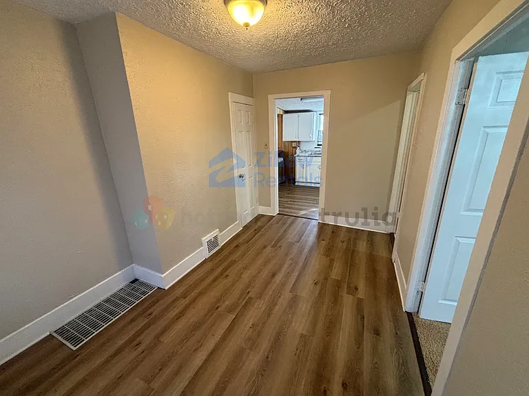 733 Montana Ave — Photo 8