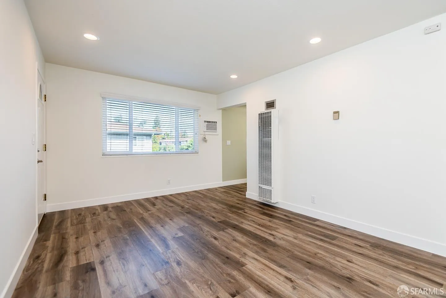 2 bed, 1.0 bath, 700 sqft, $3,000 — Photo 4