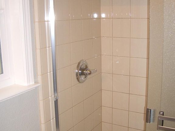 5th image of 5490 Thornwood Dr