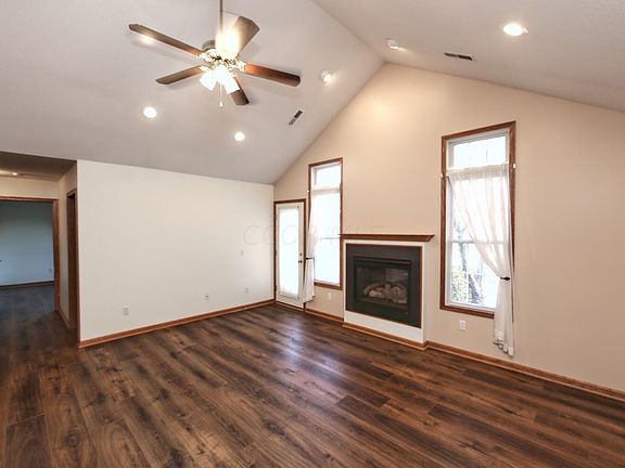 3rd image of 6 Coventry Ct W