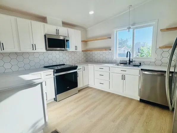 692 NW 15th St, Meridian, ID 83642