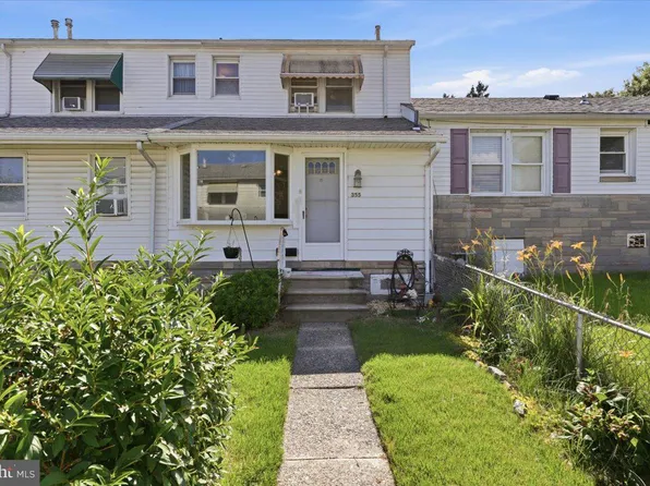 355 Hibbs Ave, Glenolden, PA 19036