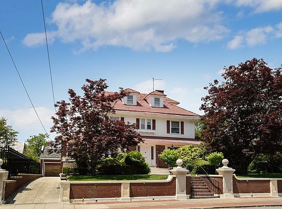 3rd image of 8056 Narrows Ave