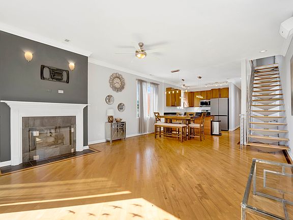 3rd image of 622 S Oakley Blvd APT 3