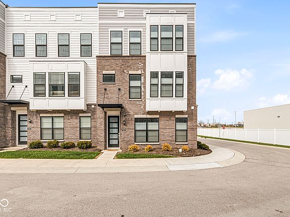 3rd image of 9754 Junction Sta