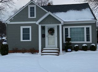 339 Parkside Dr, Bay Village, OH 44140