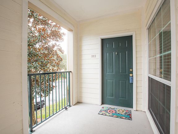 2nd image of 7800 Point Meadows Dr APT 1521