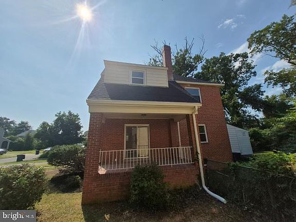 5th image of 4010 Aragon Ave