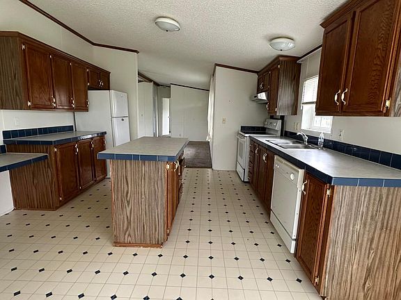 5th image of 610 Township Road 381