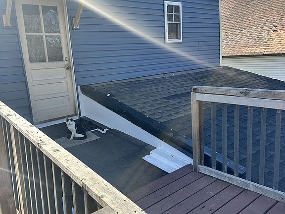 3rd image of 412 W 2nd St
