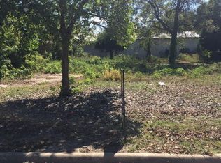 317 W Nopal St, Uvalde, TX 78801