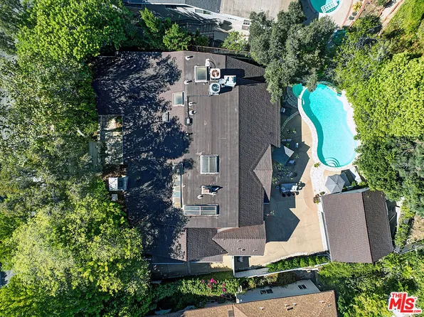 116 N Thurston Ave, Los Angeles, CA 90049