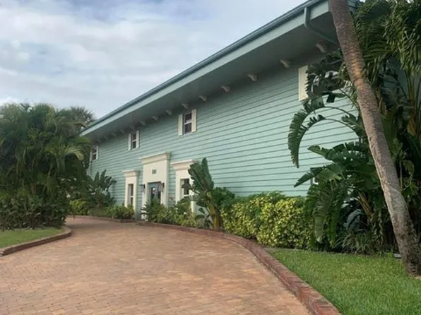 220 Columbia Dr, Cape Canaveral, FL