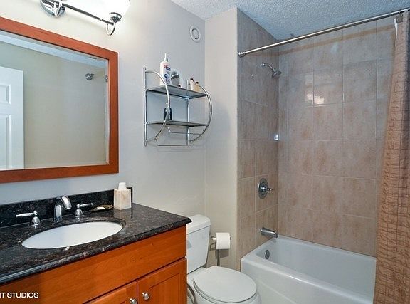 5th image of 195 N Harbor Dr APT 3207