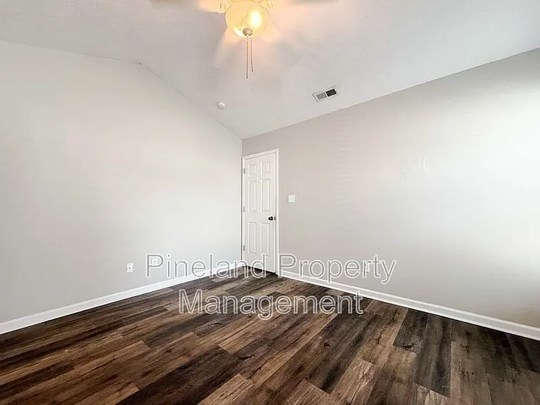 225 Shakerstone Dr — Photo 17