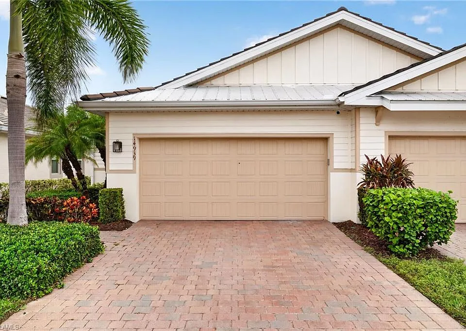 14939 Edgewater Cir
