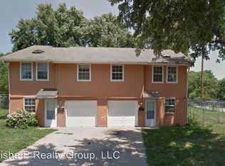 902 Pennsylvania St, Leavenworth, KS 66048