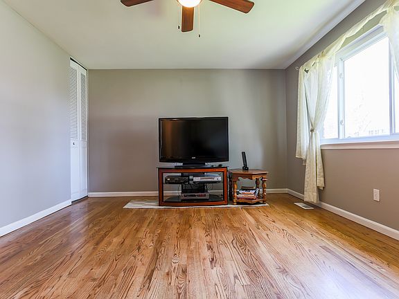 5th image of 5227 Ville Cecelia Ln