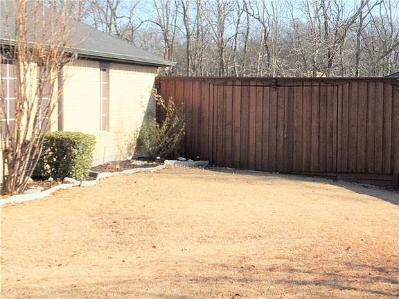 5th image of 204 S Rolling Meadows Dr