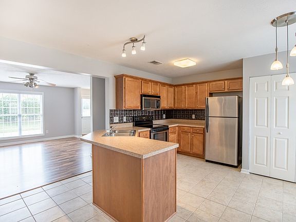 5th image of 1182 Long Hollow Pike APT A3