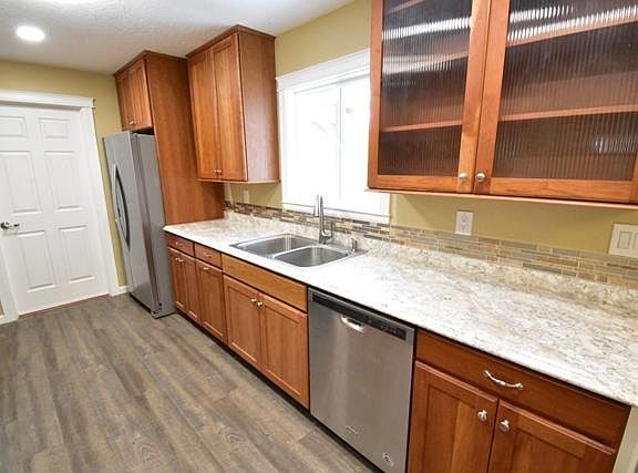 5th image of 4106 Manzanita Ct