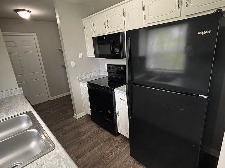 1237 Kendall Dr — Photo 10