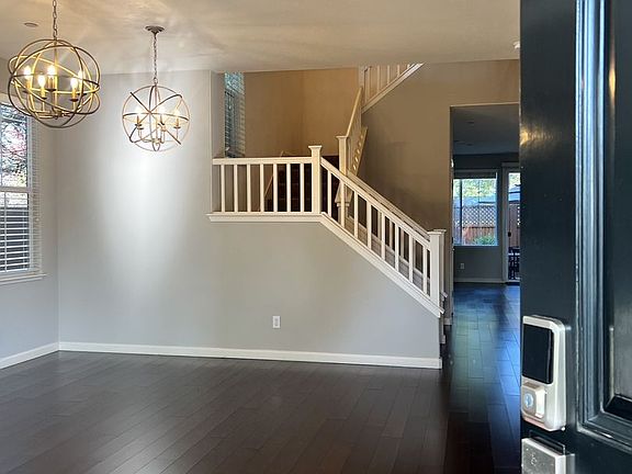 3rd image of 940 Chelebrooke Ct