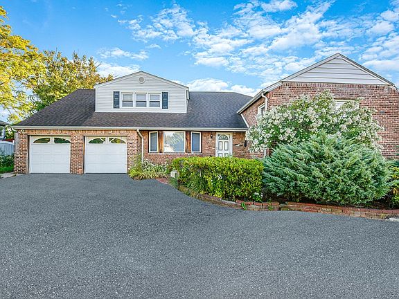2nd image of 2819 Bay Dr