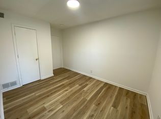 4315 Southern Pkwy #6, Louisville, KY 40214