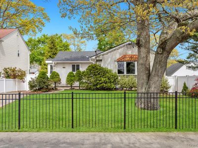 175 N 25th Street, Wheatley Heights, NY, 11798