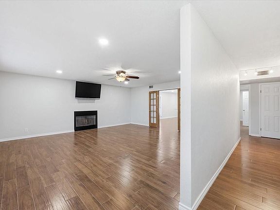 5th image of 3105 Price St