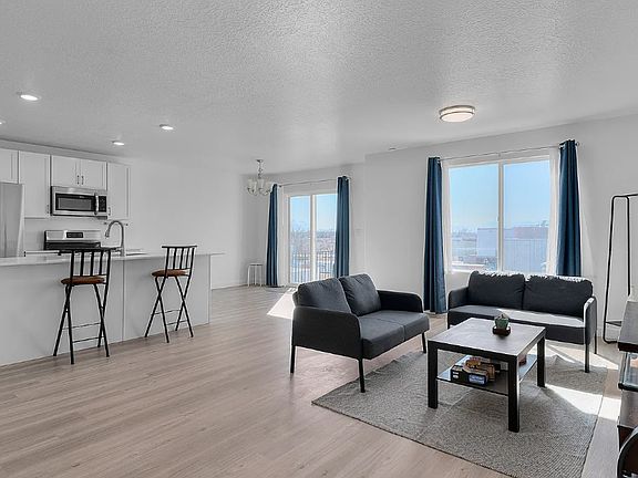 2nd image of 3581 W Grassland Dr Room 1
