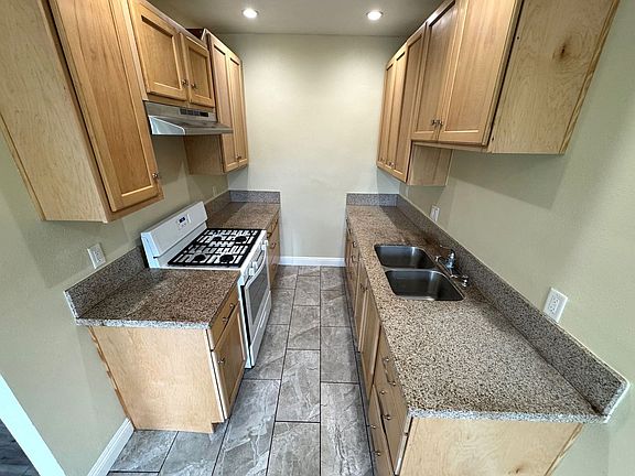 5th image of 155 Wall St APT 7