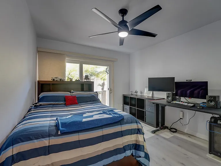 3920 Riviera Dr #U — Photo 11
