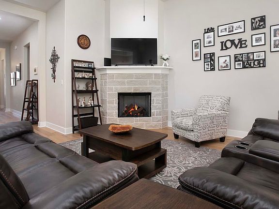 5th image of 7434 Waterview Sq