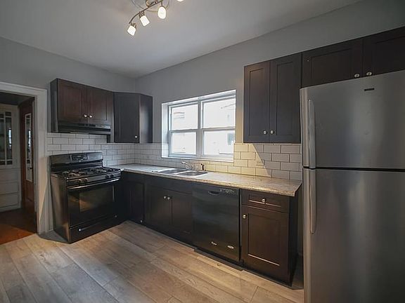 5th image of 7951 S Yates Blvd #3