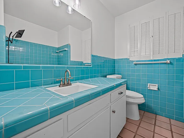 445 Montclair Dr — Photo 7