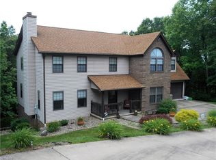 254 Oakmont Dr, Belpre, OH 45714