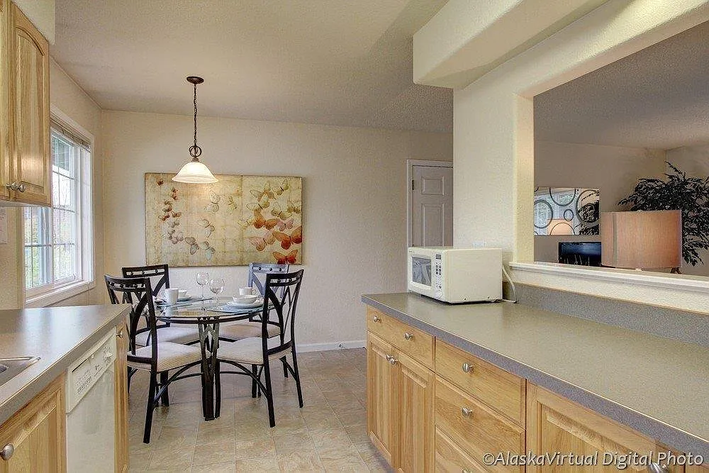 513 E 24th Ave #1 — Photo 1