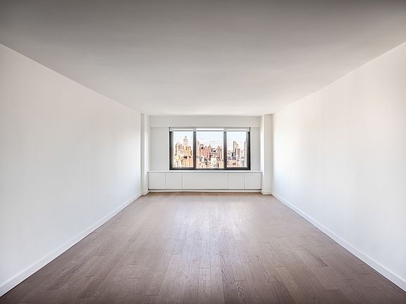 5th image of 220 E 72nd St Penthouse 2C