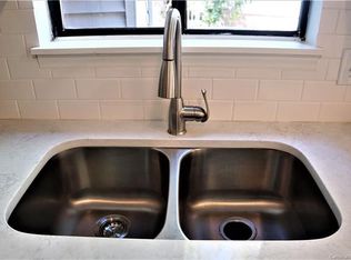 8904 Saint Croix Ln, Charlotte, NC 28277