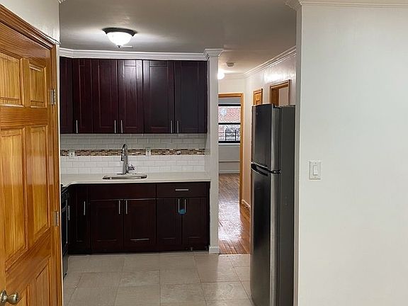 5th image of 735 E 84th St Floor 2