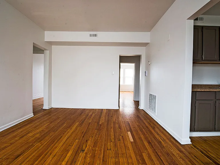 7053 S St Lawrence — Photo 16