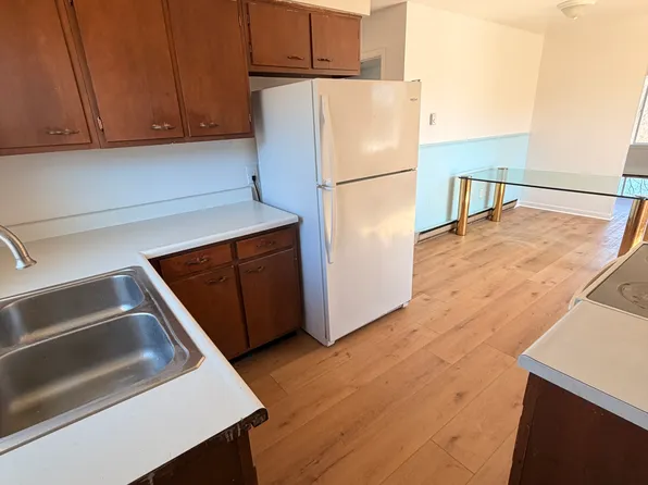 5200 Ecker Pl #9, Coloma, MI 49038