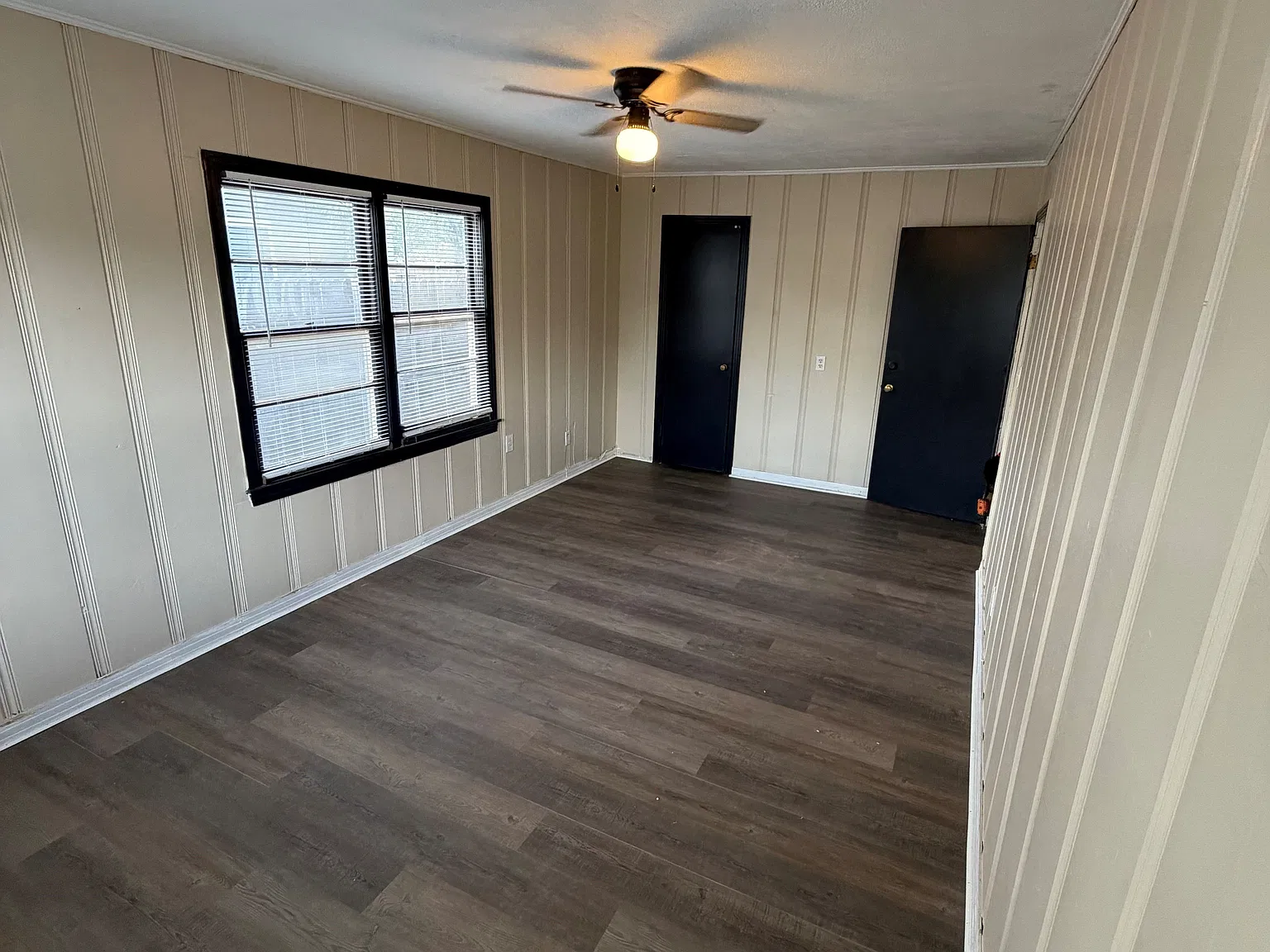 3 bed, 1.0 bath, 1125 sqft, $995 — Photo 2