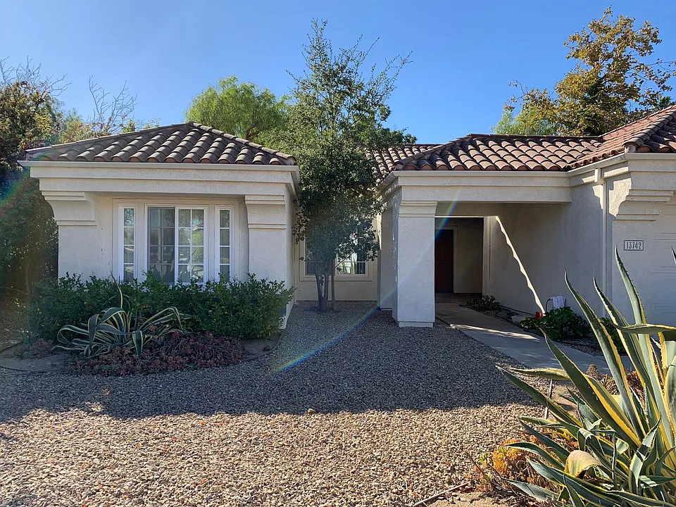13742 Grand Isle Dr