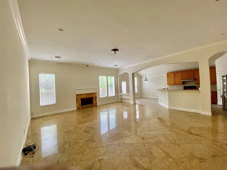 10323 Stanbrook Dr — Photo 6