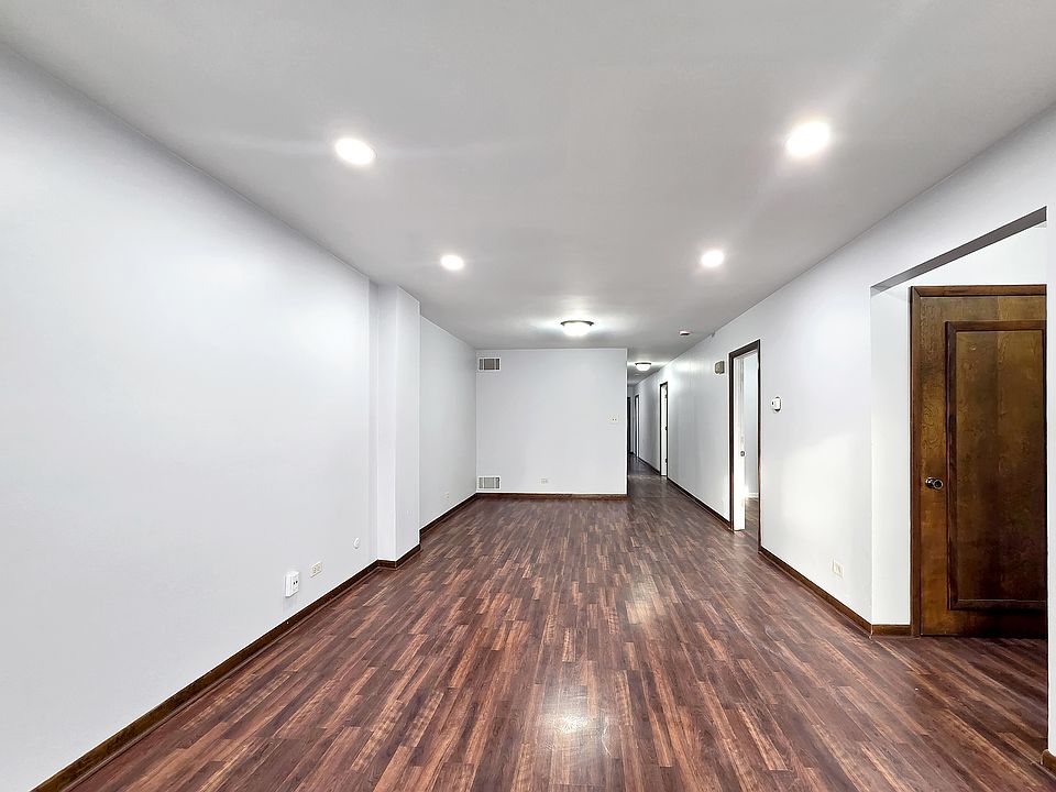 1st image of 3234 S Princeton Ave #1F