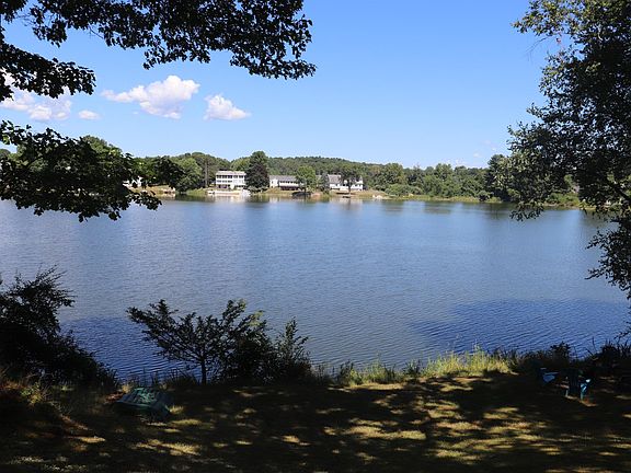 2nd image of 370-D Lake Shr S #D